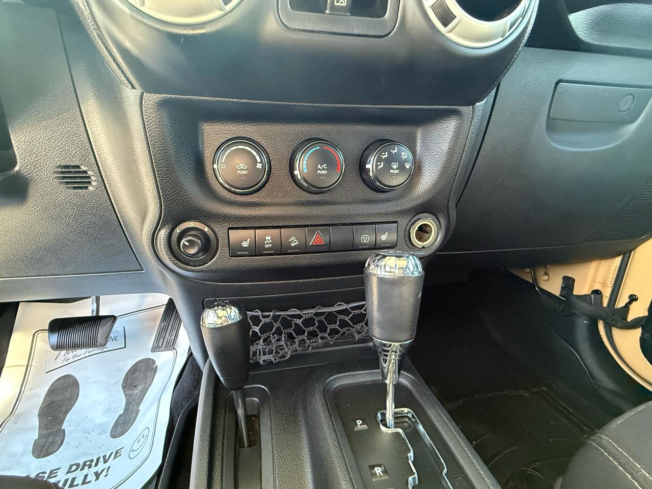 Jeep Wrangler Unlimited Sahara 4WD 2014