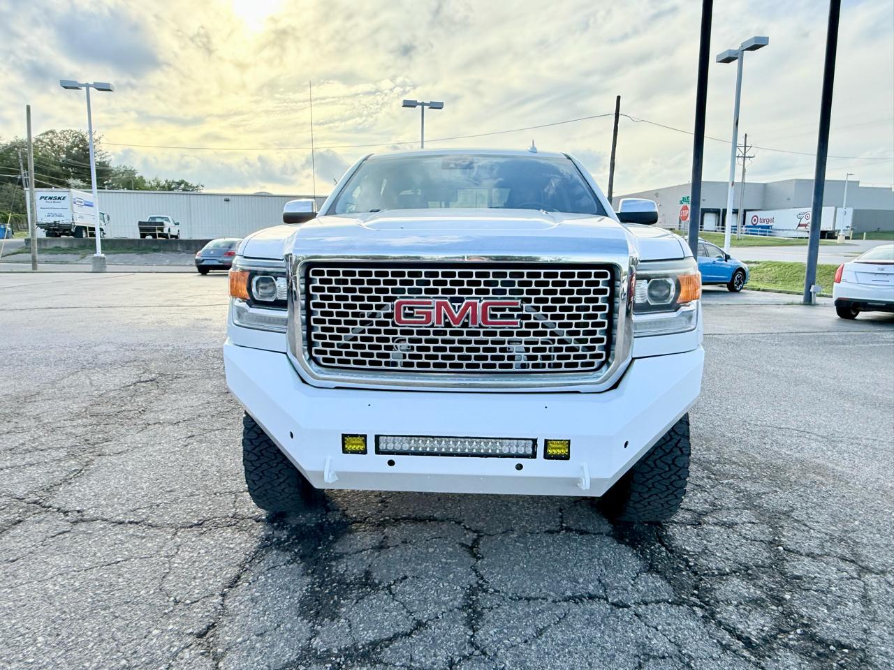 2016 GMC Sierra 2500HD Denali Crew Cab 4WD