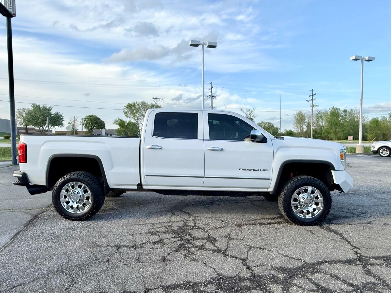 GMC Sierra 2500HD Denali Crew Cab 4WD 2016