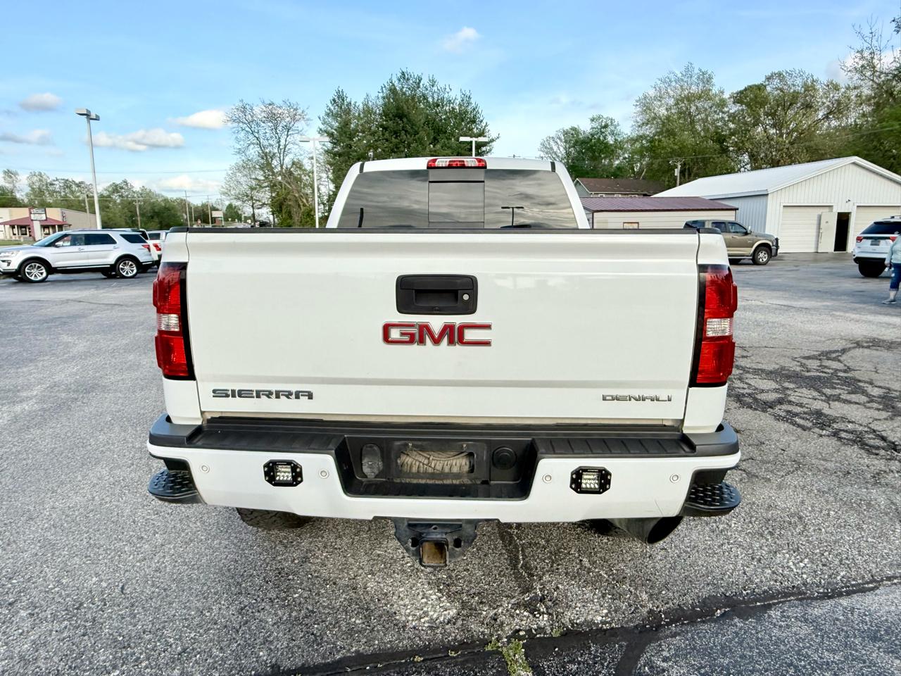 GMC Sierra 2500HD Denali Crew Cab 4WD 2016