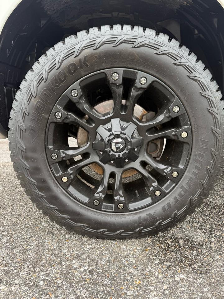 Nissan Titan Platinum Reserve Crew Cab 4WD 2017