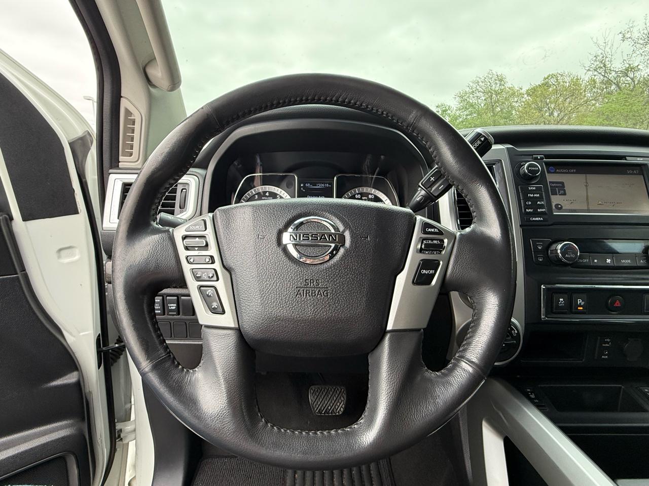 Nissan Titan Platinum Reserve Crew Cab 4WD 2017