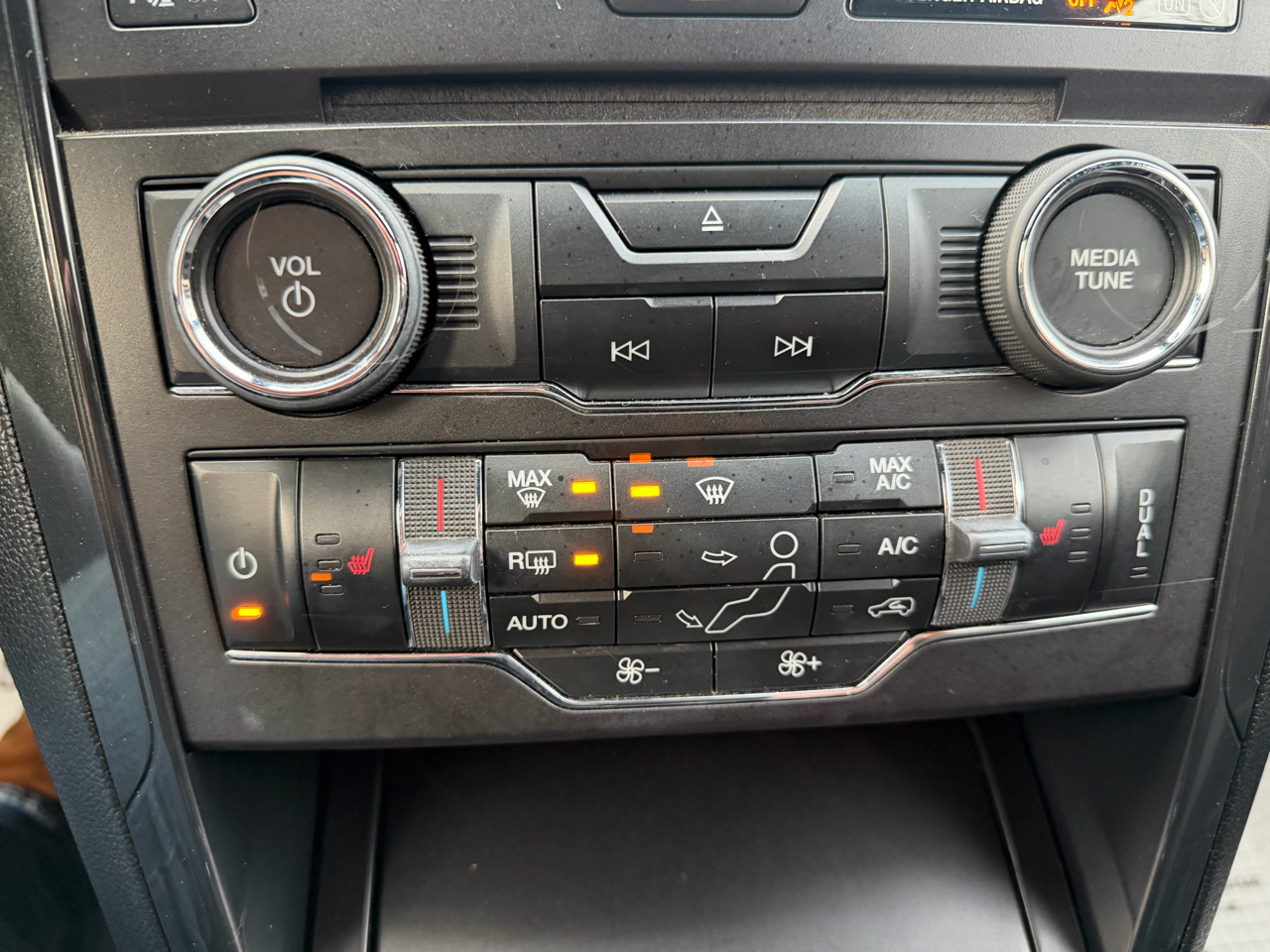 Ford Explorer XLT 4WD 2018