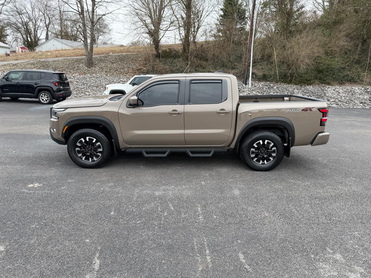 Nissan Frontier PRO-4X Crew Cab 4WD 2023