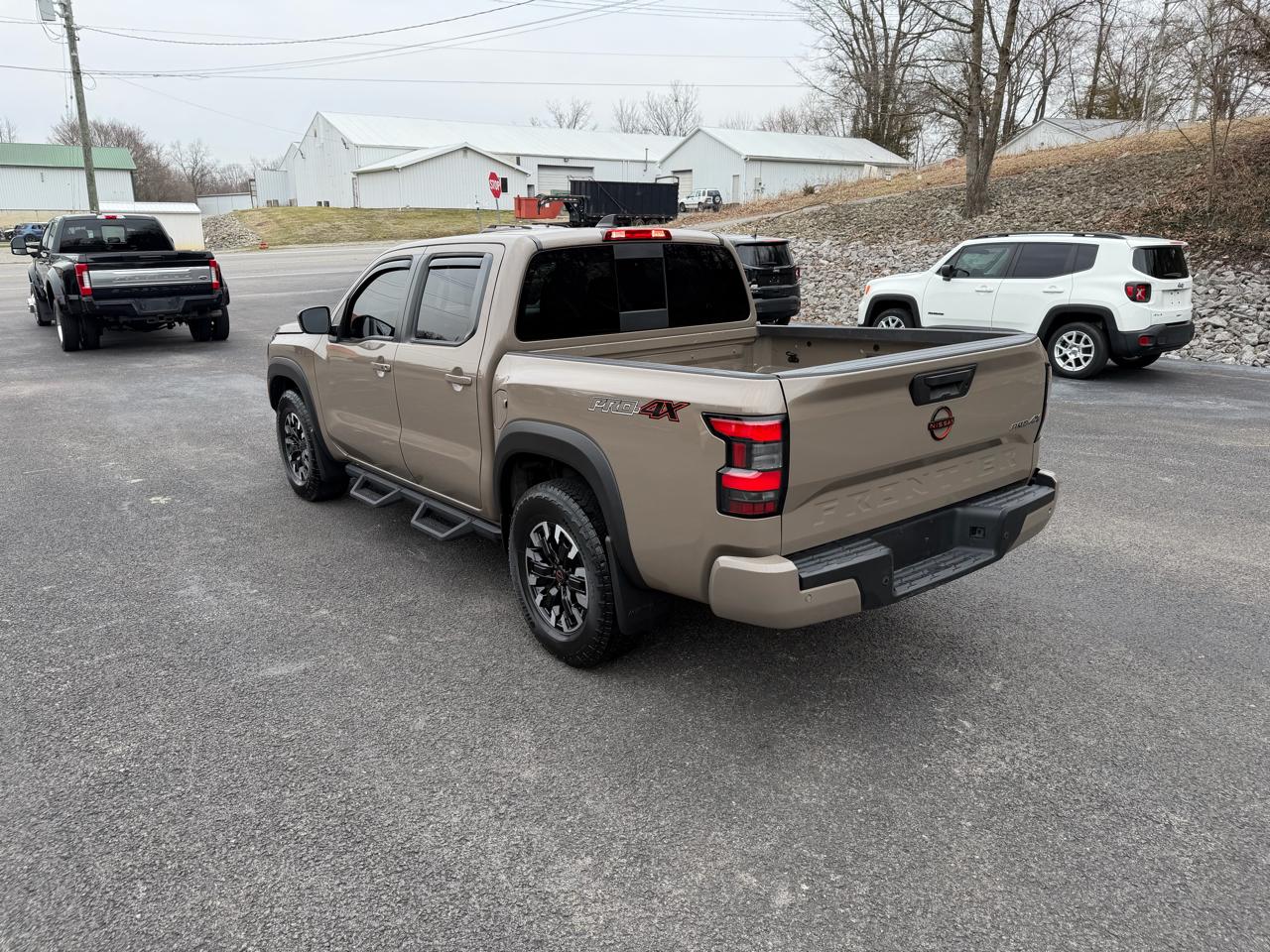 Nissan Frontier PRO-4X Crew Cab 4WD 2023