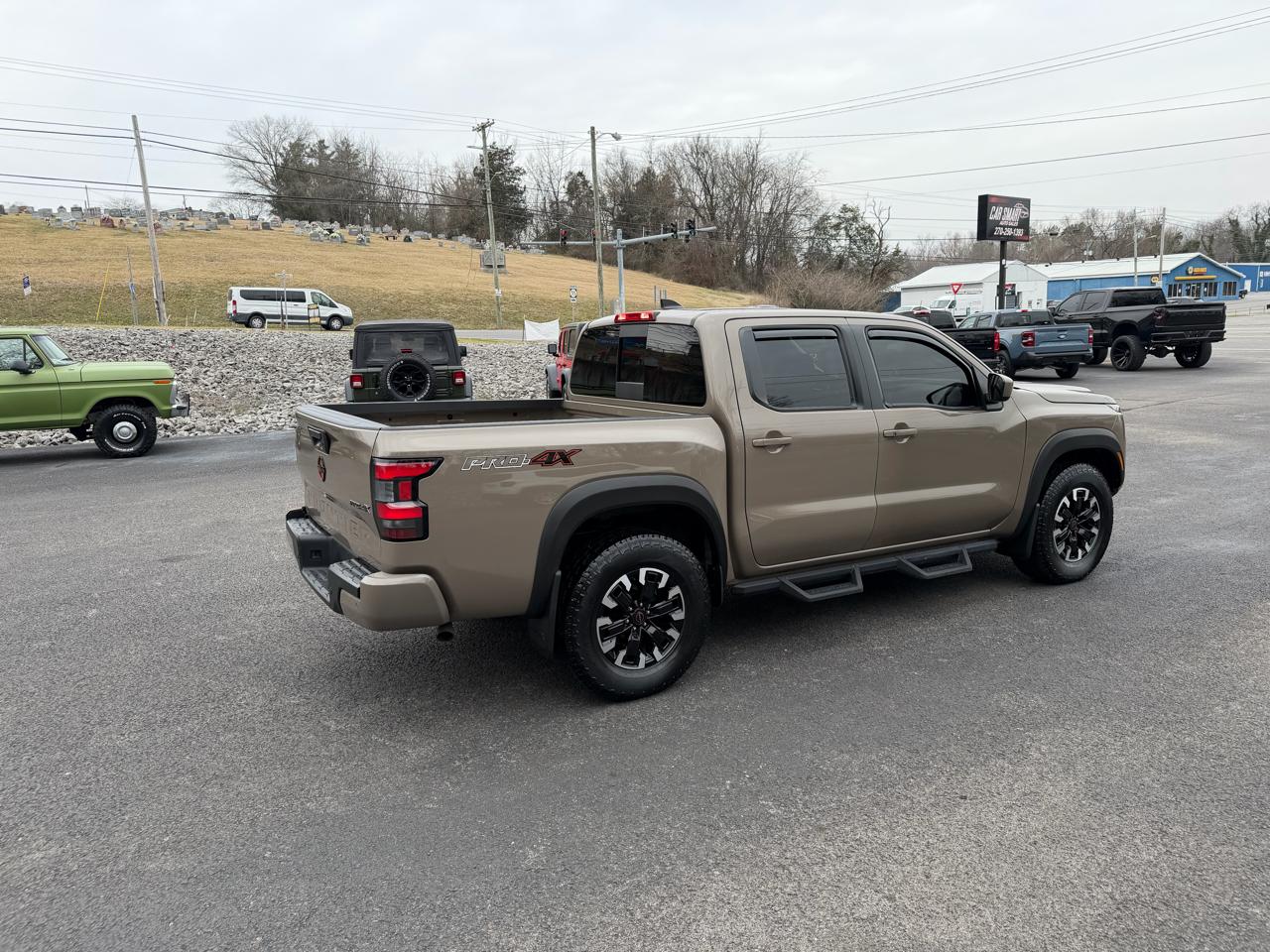 Nissan Frontier PRO-4X Crew Cab 4WD 2023