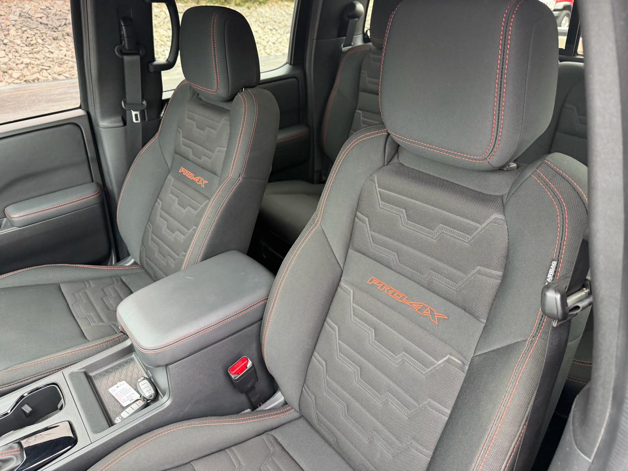 Nissan Frontier PRO-4X Crew Cab 4WD 2023