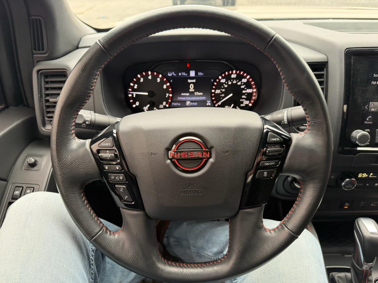 Nissan Frontier PRO-4X Crew Cab 4WD 2023