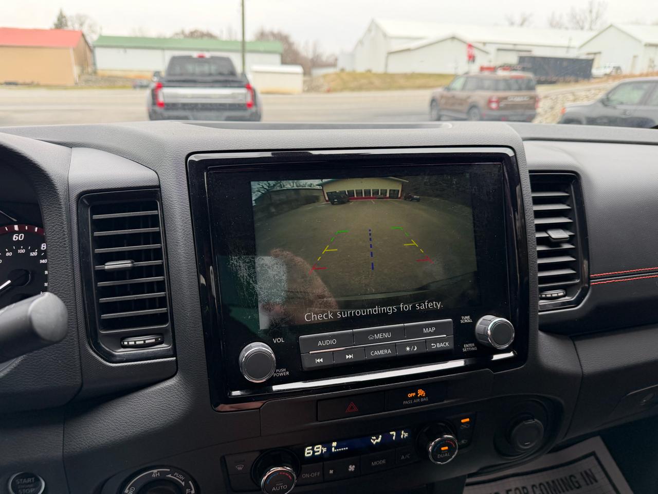 Nissan Frontier PRO-4X Crew Cab 4WD 2023