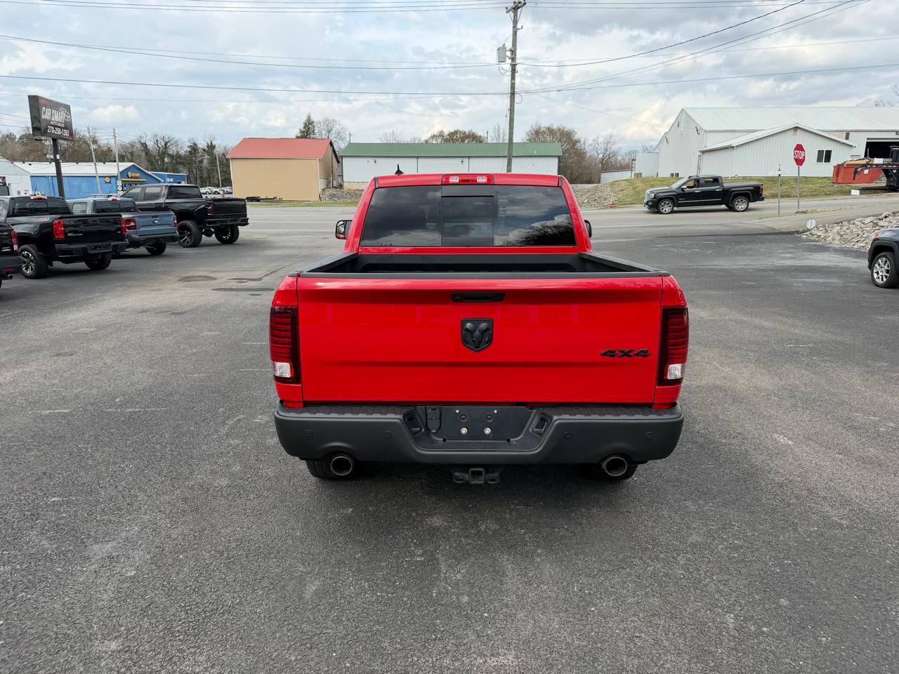 RAM 1500 Classic Warlock 4x4 Crew Cab 5'7" Box 2022