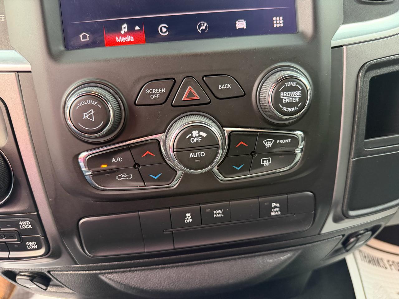 RAM 1500 Classic Warlock 4x4 Crew Cab 5'7" Box 2022