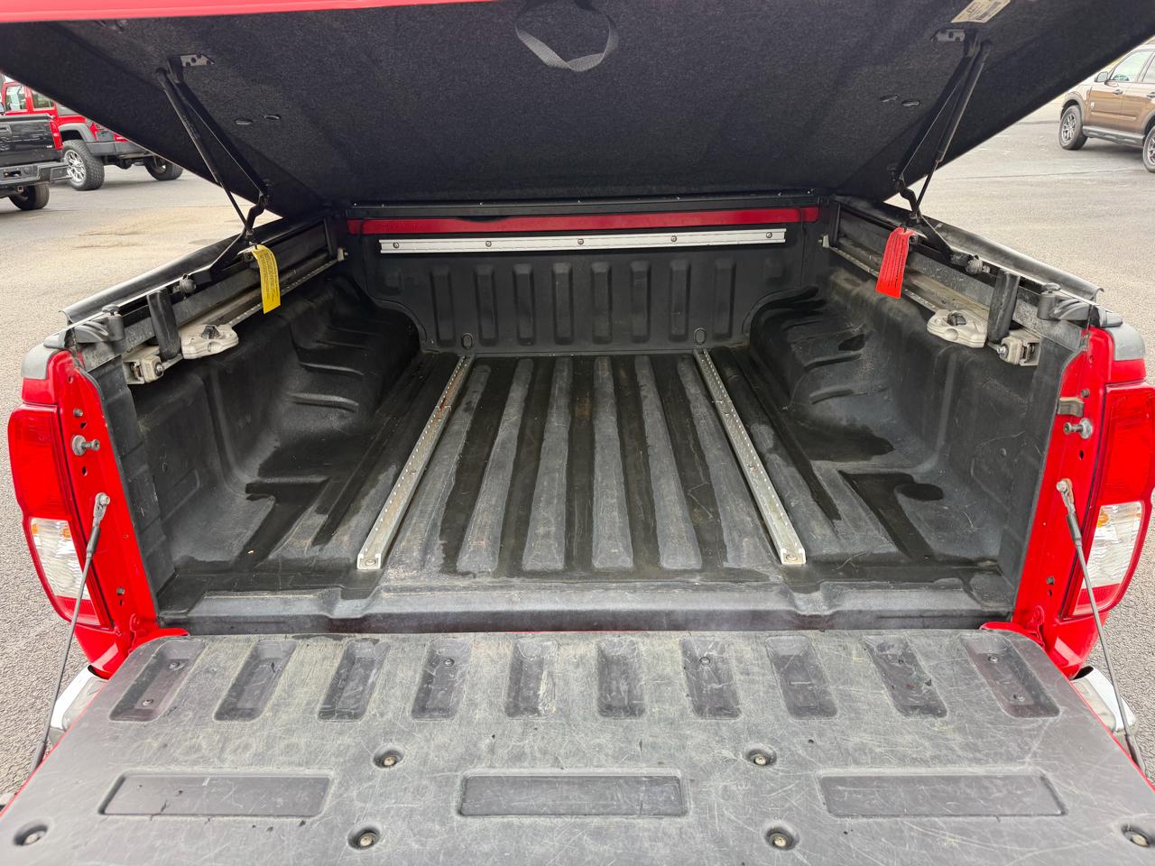 Nissan Frontier SE Crew Cab 4WD 2005