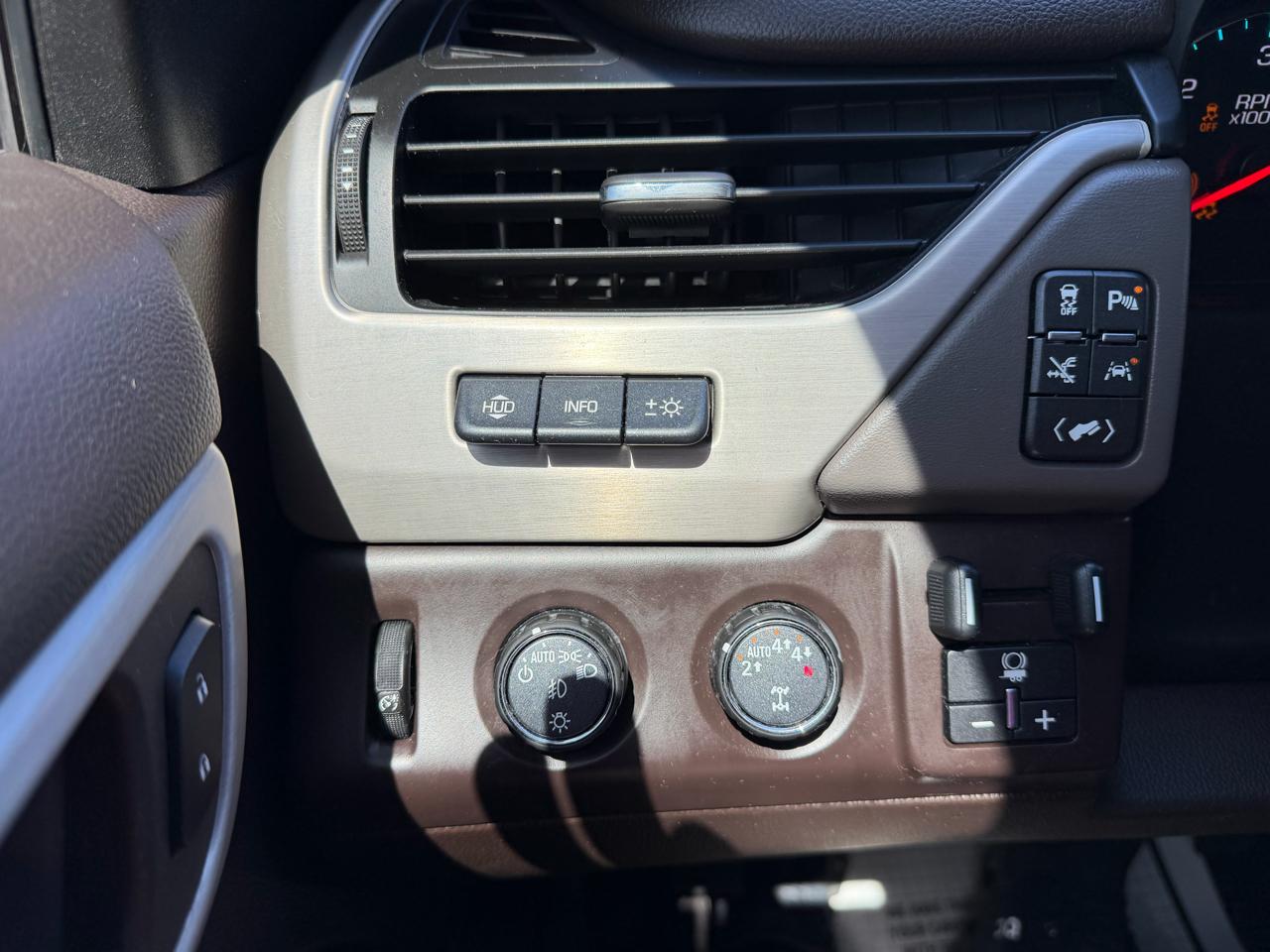 GMC Yukon Denali Ultimate 4WD 2018