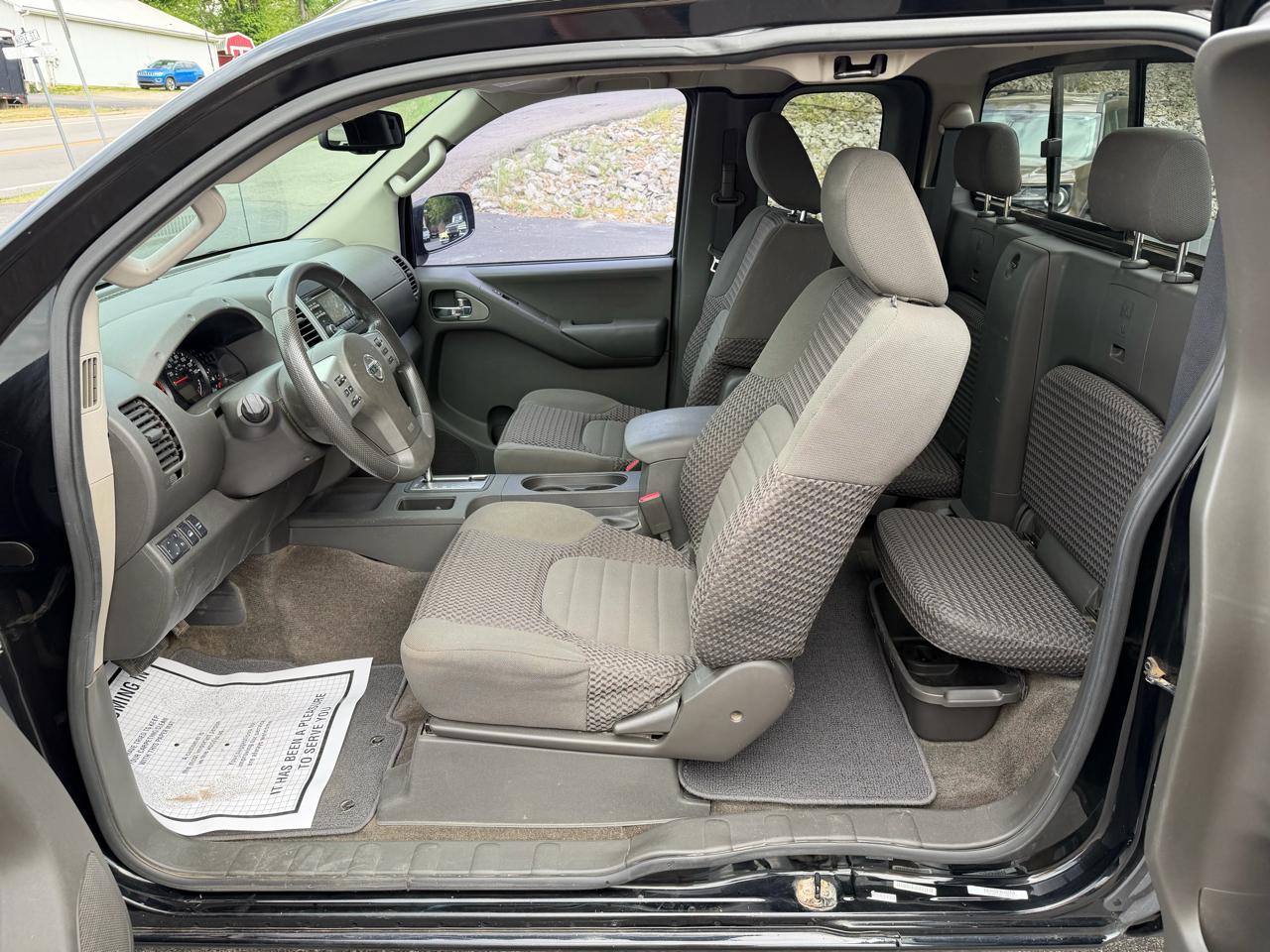 Nissan Frontier 4WD King Cab Auto SV 2014