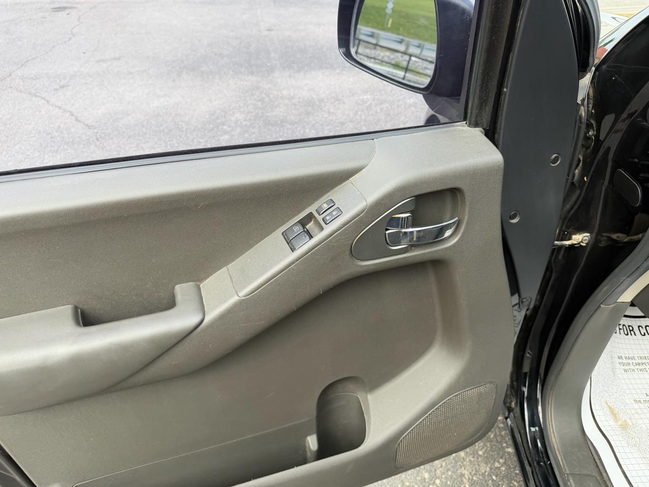 Nissan Frontier 4WD King Cab Auto SV 2014