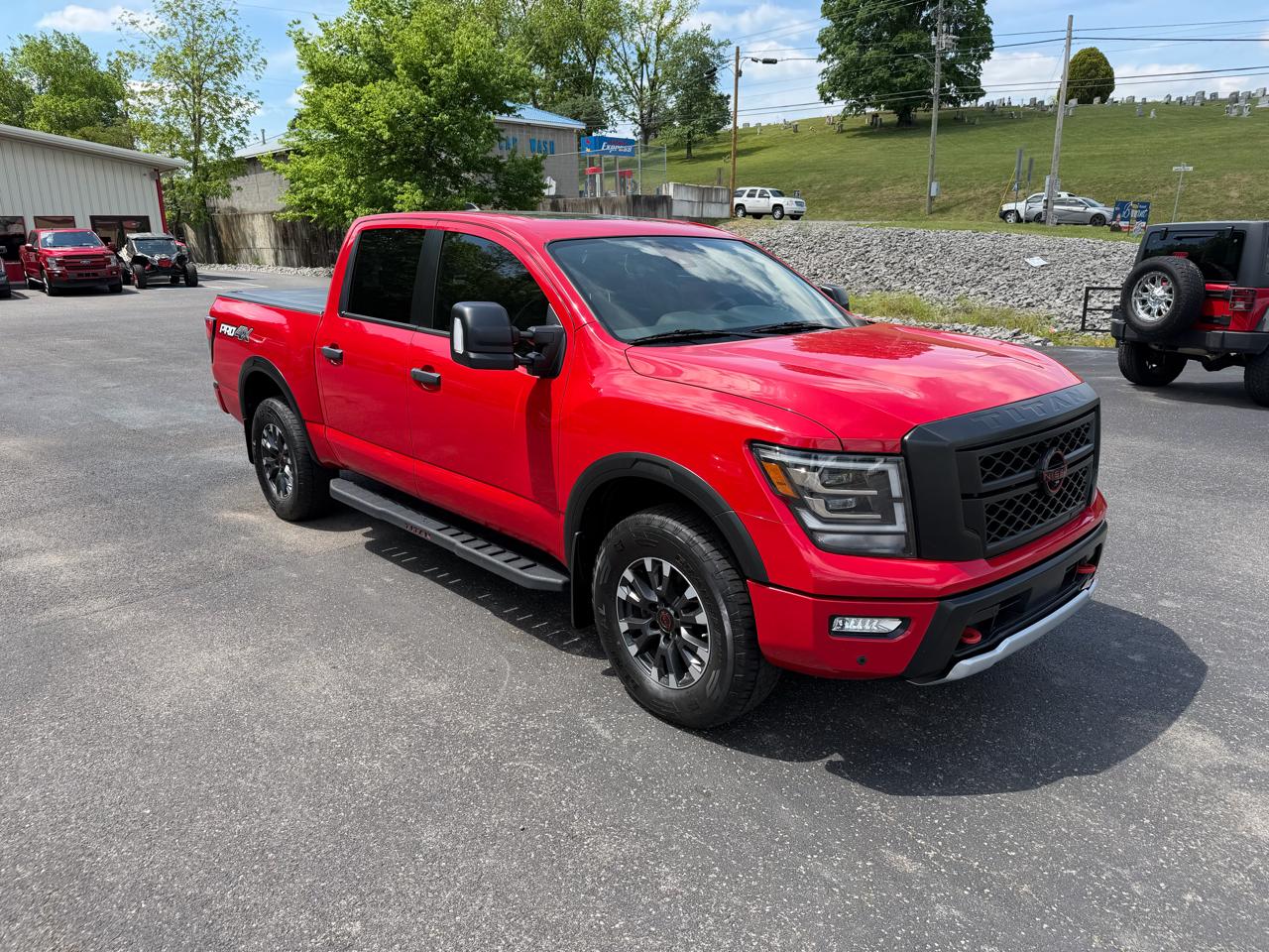 Nissan Titan PRO-4X Crew Cab 4WD SWB 2023