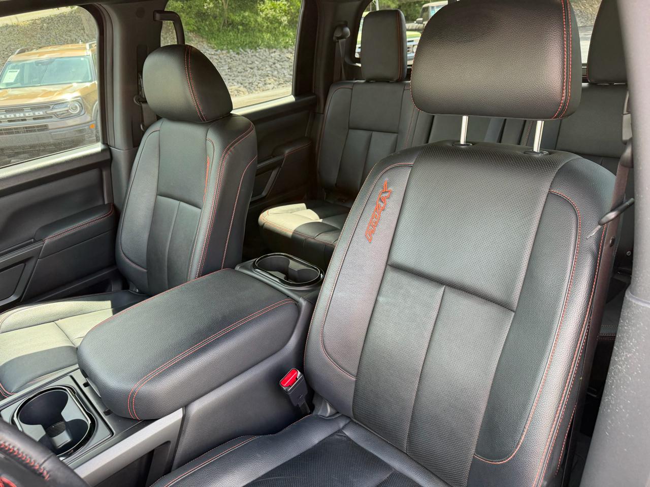 Nissan Titan PRO-4X Crew Cab 4WD SWB 2023