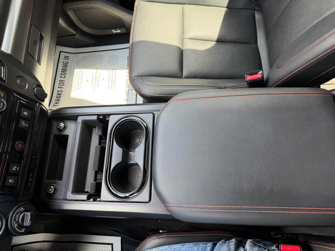Nissan Titan PRO-4X Crew Cab 4WD SWB 2023