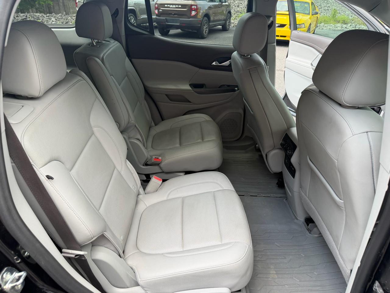 GMC Acadia SLT 2023