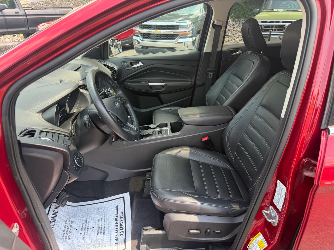 Ford Escape Titanium 4WD 2018