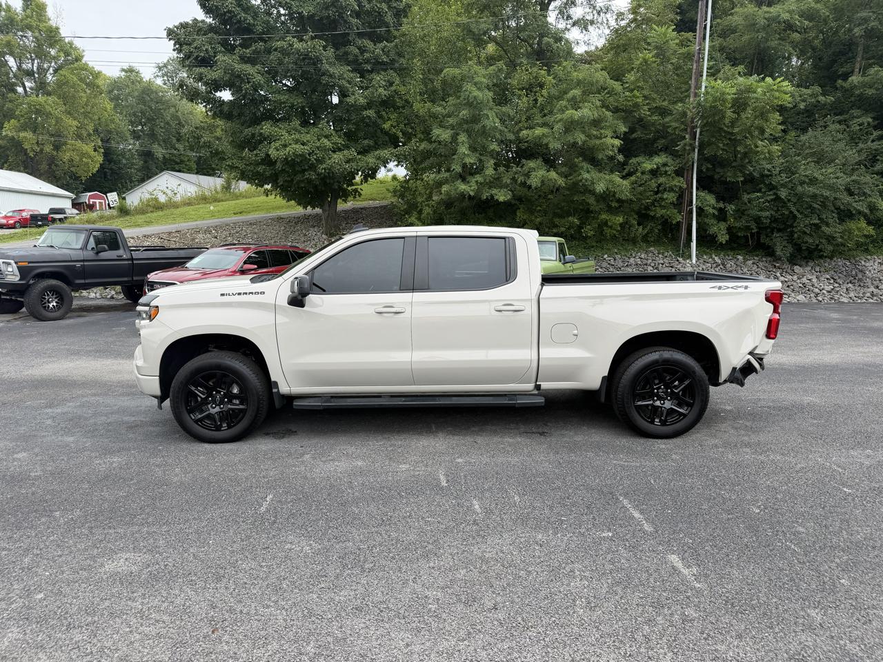 Chevrolet Silverado 1500 RST Crew Cab 4WD 2026