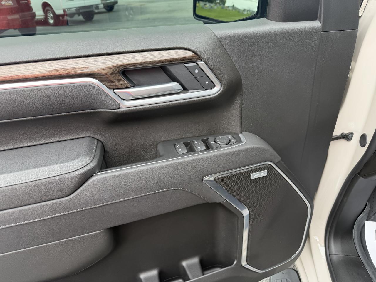 Chevrolet Silverado 1500 RST Crew Cab 4WD 2026