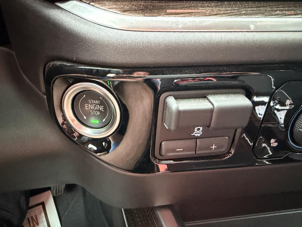 Chevrolet Silverado 1500 RST Crew Cab 4WD 2026