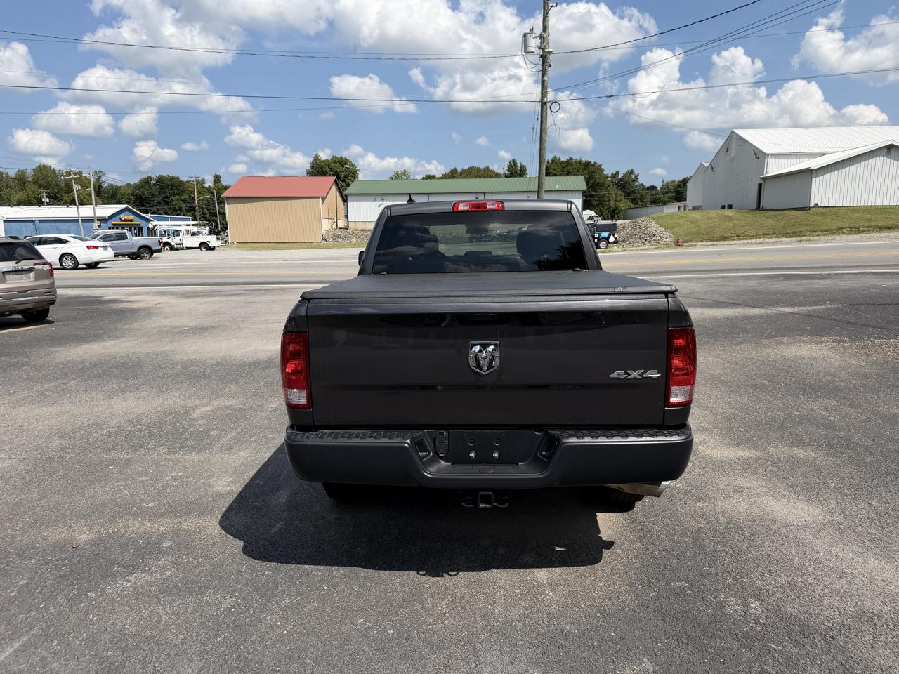 RAM 1500 Classic Tradesman Crew Cab SWB 4WD 2024
