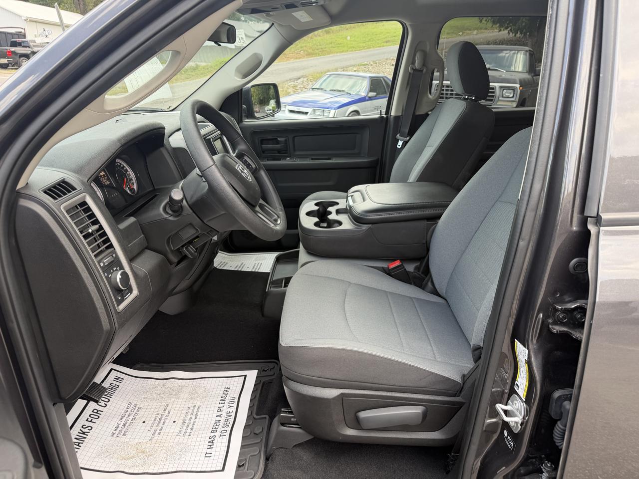 RAM 1500 Classic Tradesman Crew Cab SWB 4WD 2024