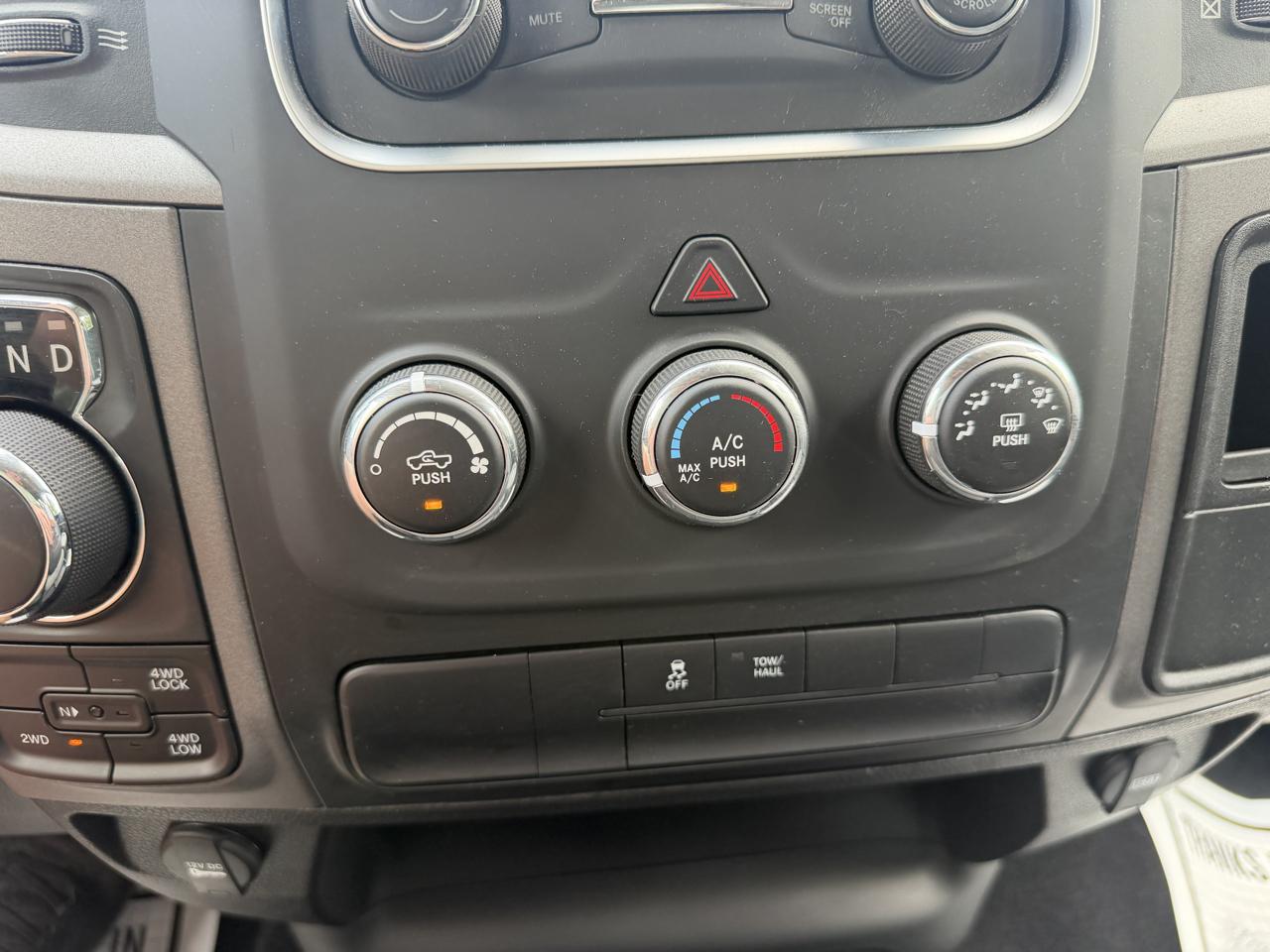 RAM 1500 Classic Tradesman Crew Cab SWB 4WD 2024