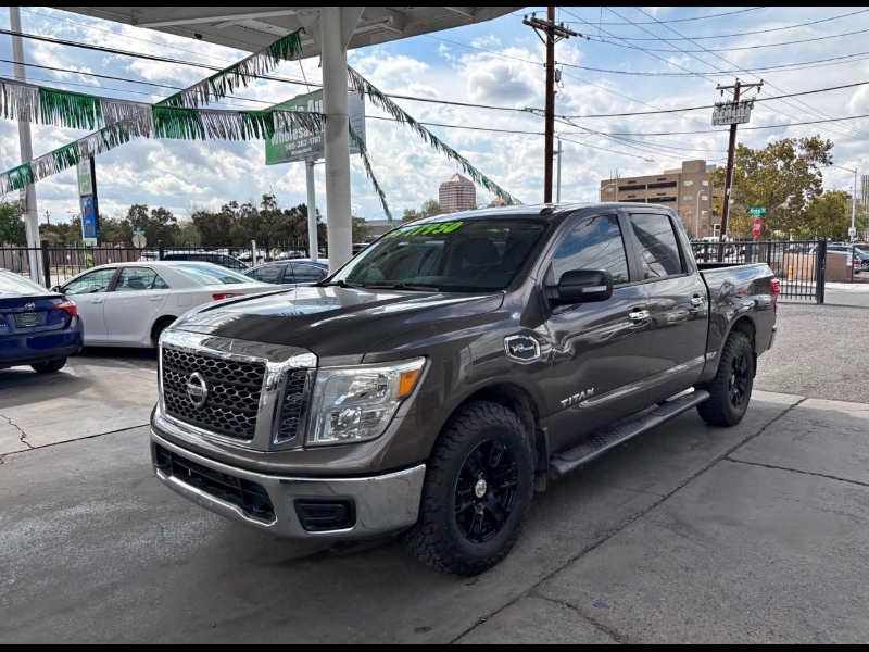 2017 Nissan Titan SV Crew Cab 4WD