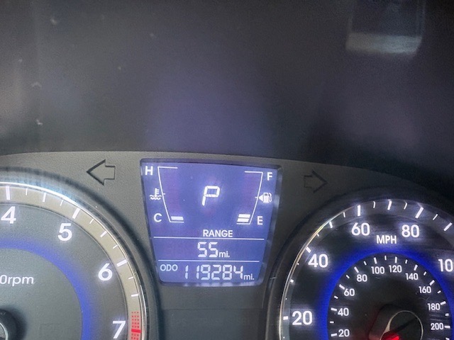 Hyundai Accent SE 5-Door 2012 Hyundai Accent SE 5-Door 2012