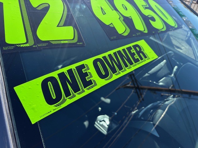 Hyundai Accent SE 5-Door 2012 Hyundai Accent SE 5-Door 2012