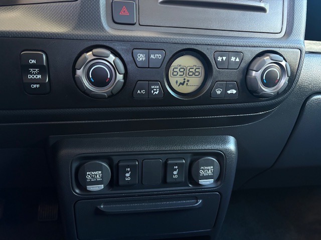 Honda Ridgeline RTL w/ Leather and Navigation 2013