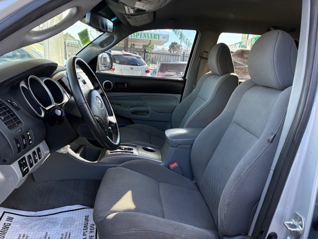 Toyota Tacoma Double Cab V6 4WD 2011