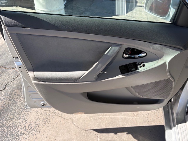 Toyota Camry LE 2009