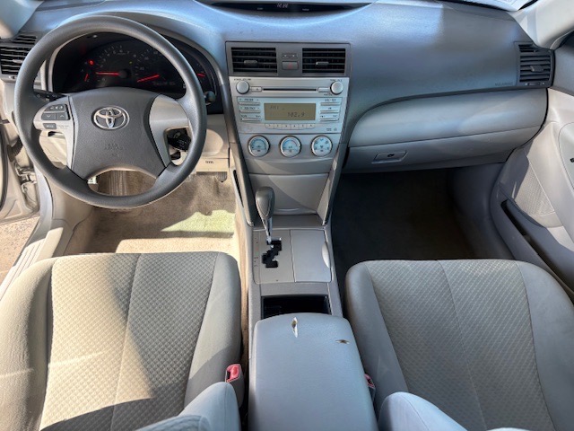 Toyota Camry LE 2009
