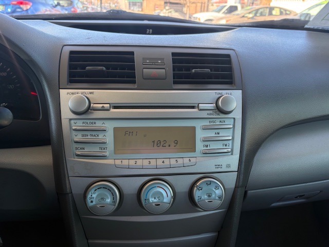 Toyota Camry LE 2009