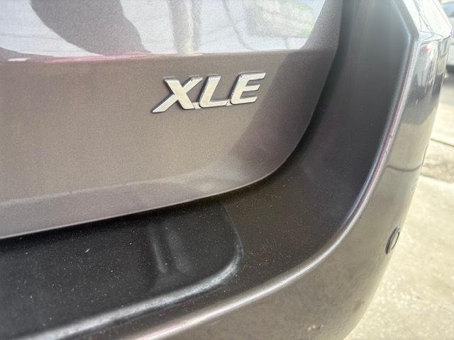 Toyota Sienna XLE 2011