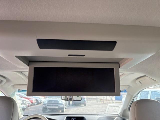 Toyota Sienna XLE 2011