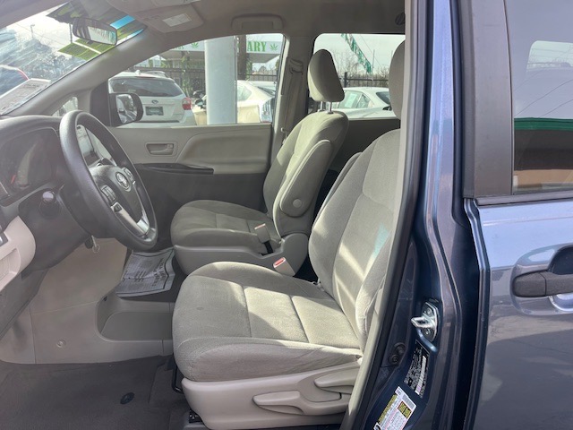 Toyota Sienna L FWD 7-Passenger V6 2015