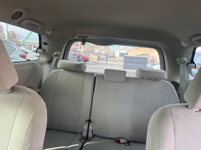 Toyota Sienna L FWD 7-Passenger V6 2015