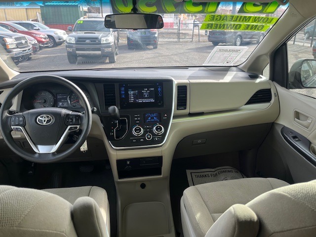 Toyota Sienna L FWD 7-Passenger V6 2015