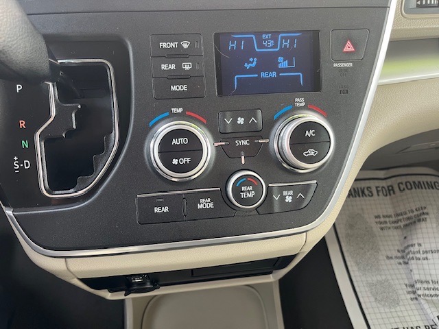 Toyota Sienna L FWD 7-Passenger V6 2015