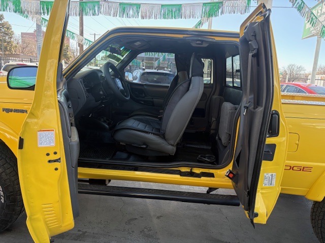 Ford Ranger XLT SuperCab 4.0 Flareside w/Off-Road 4WD 2001