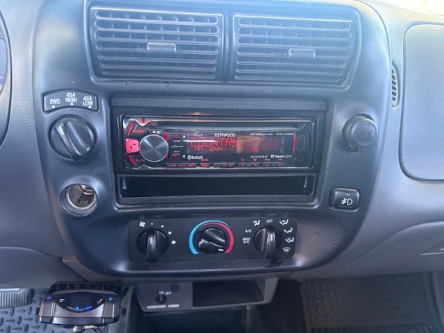 Ford Ranger XLT SuperCab 4.0 Flareside w/Off-Road 4WD 2001