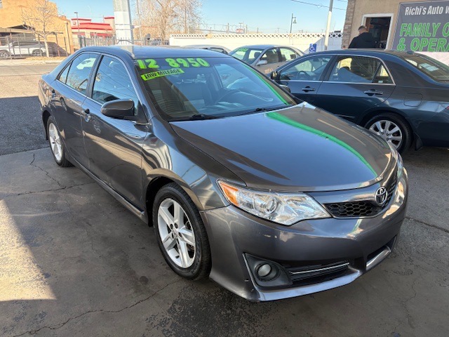Toyota Camry SE 2012