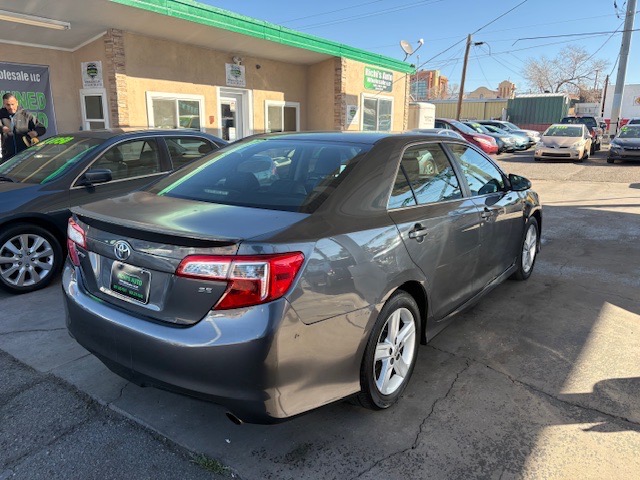 Toyota Camry SE 2012