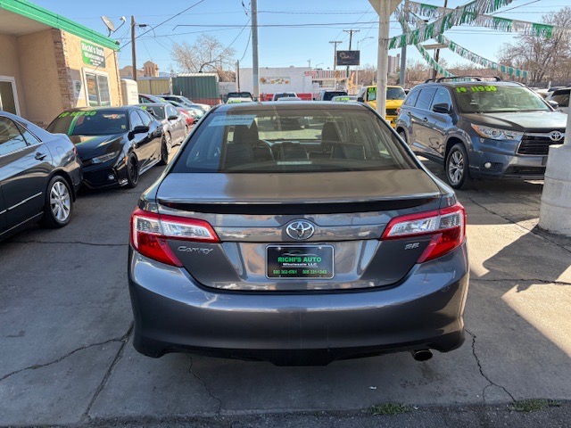 Toyota Camry SE 2012