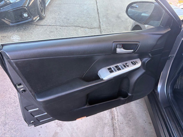 Toyota Camry SE 2012